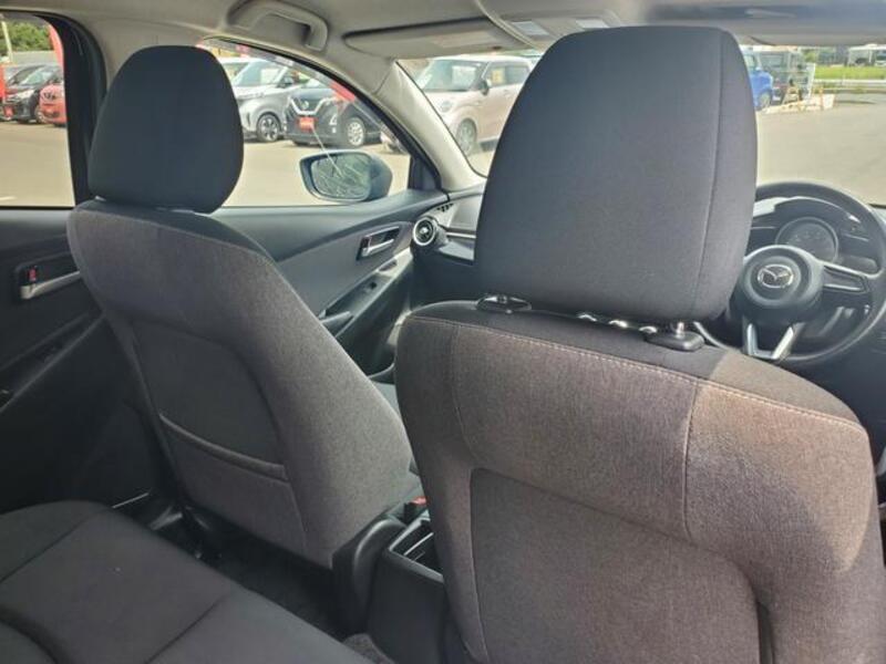 MAZDA2