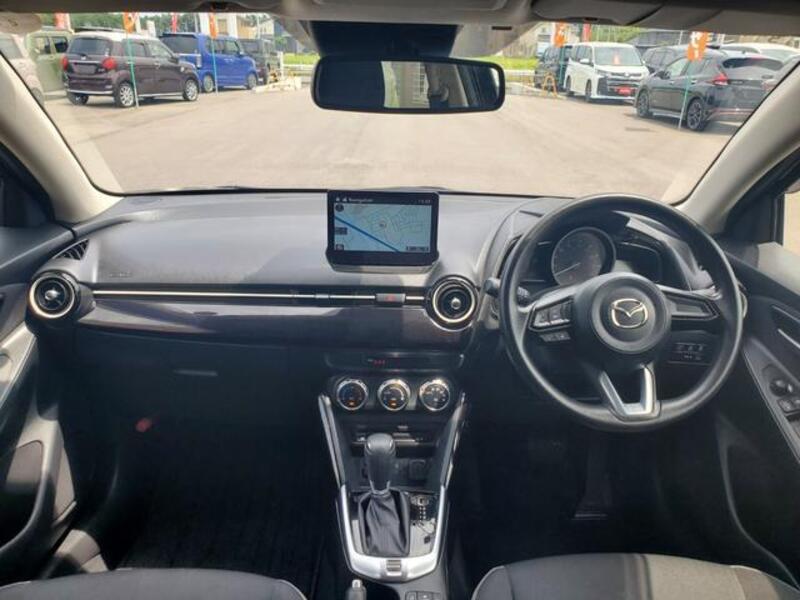 MAZDA2