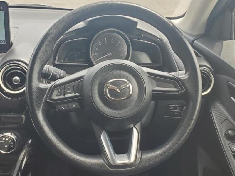 MAZDA2