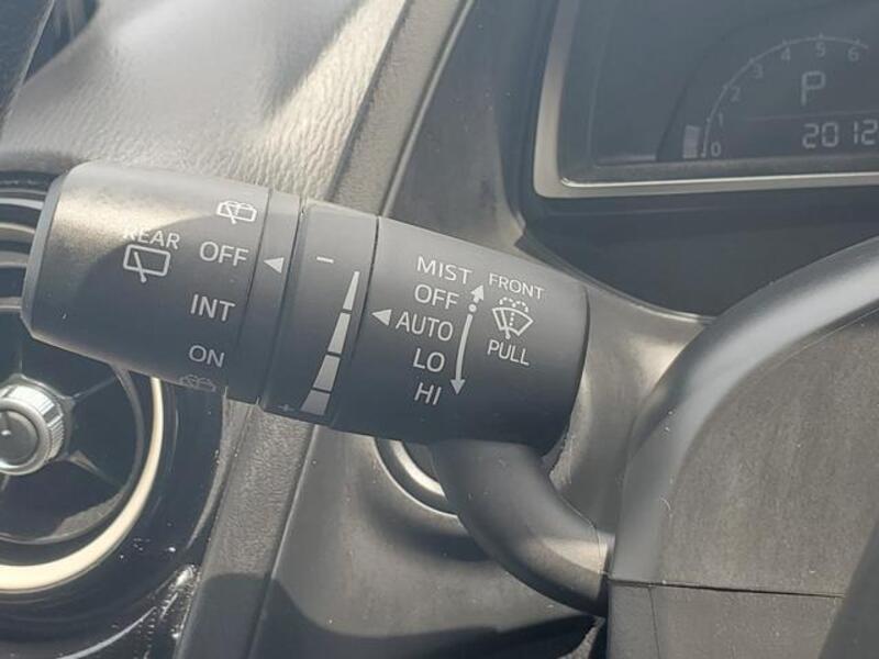 MAZDA2