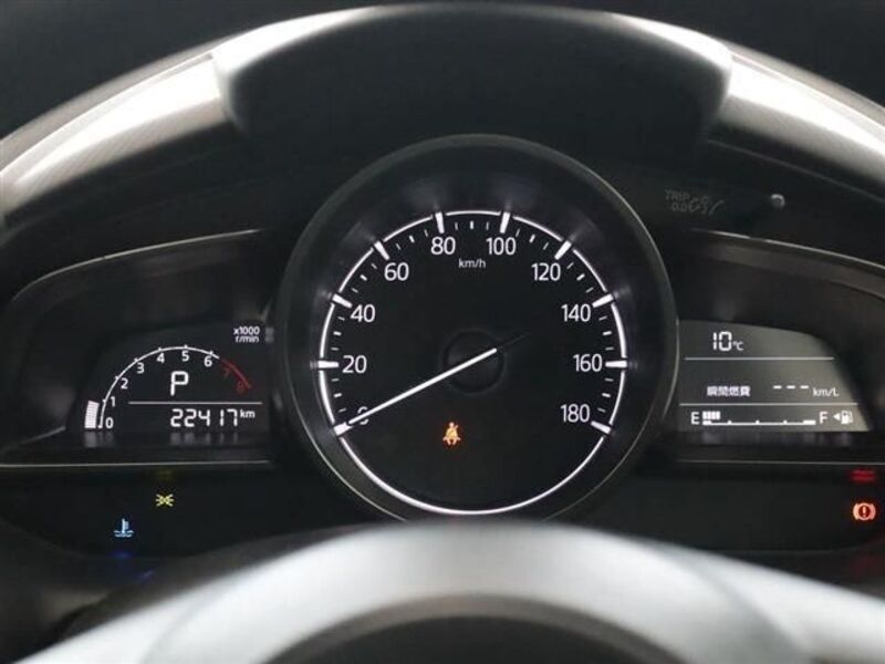 MAZDA2