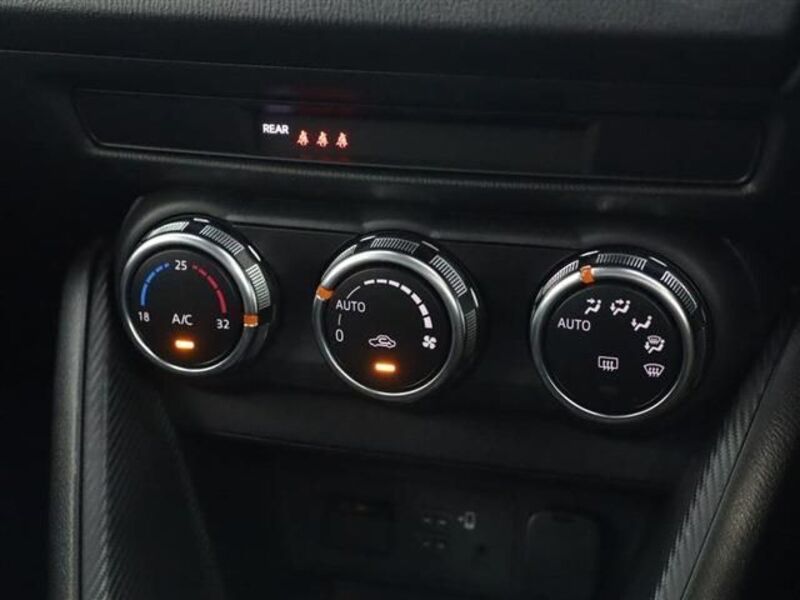 MAZDA2