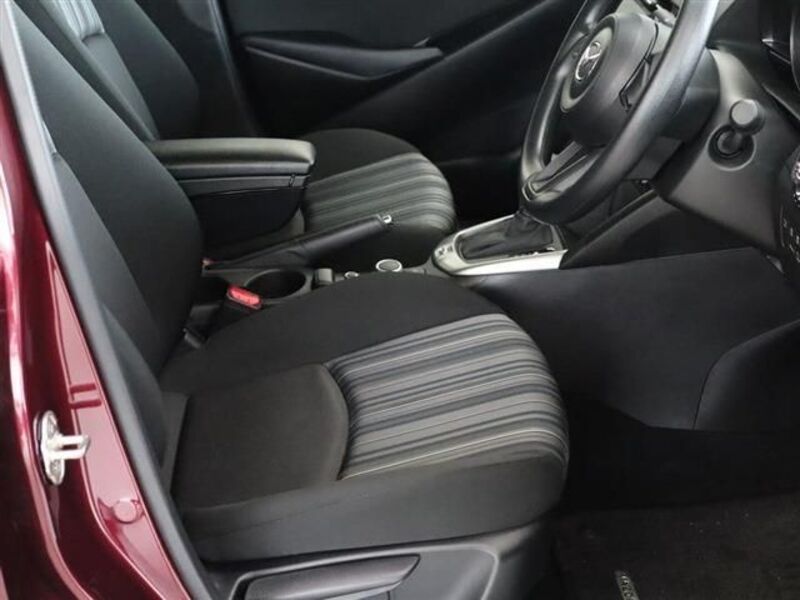 MAZDA2
