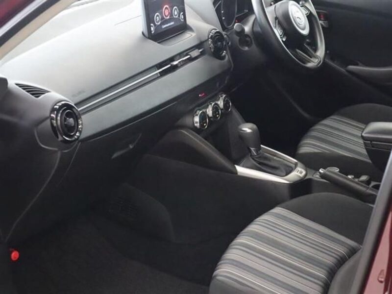 MAZDA2