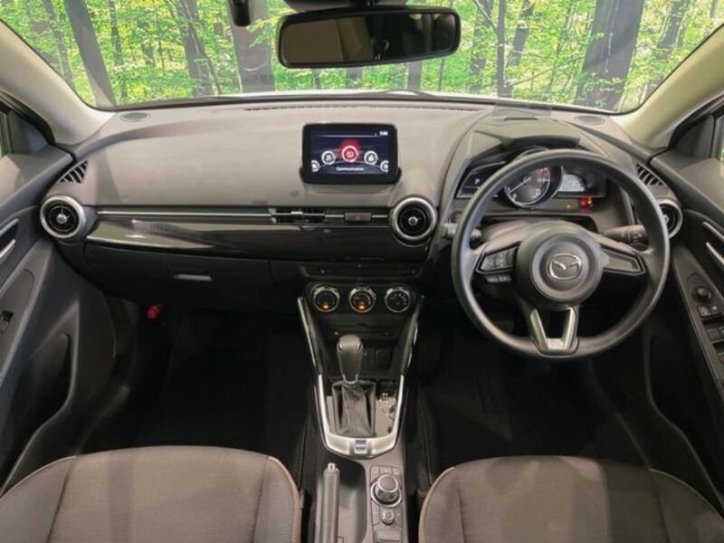 MAZDA2