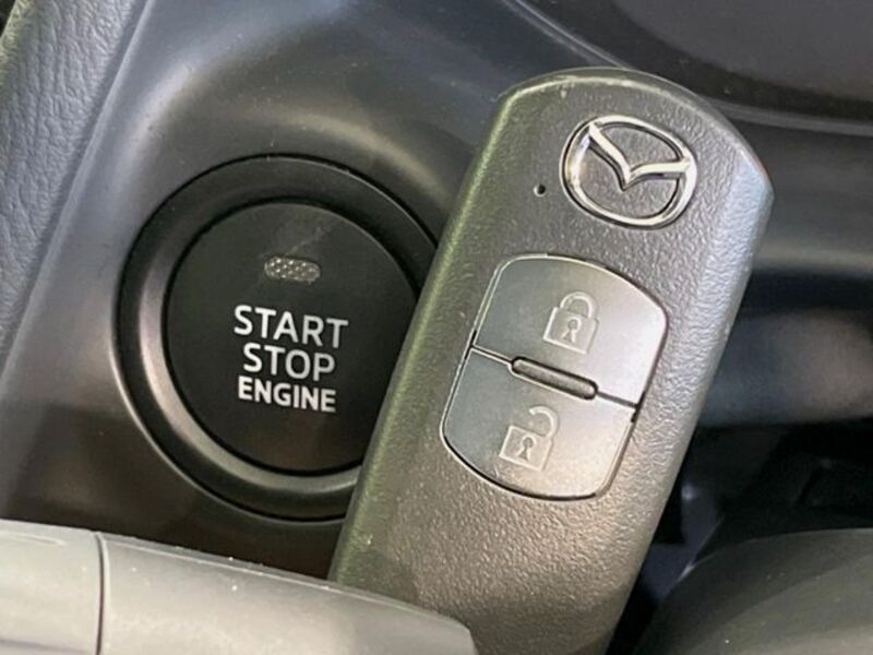 MAZDA2
