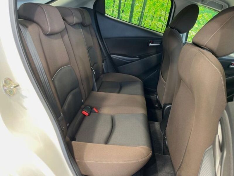 MAZDA2