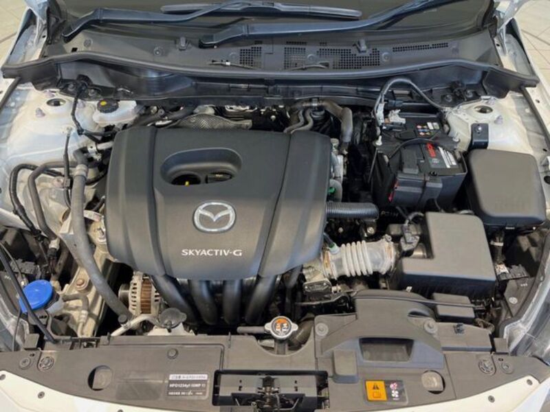 MAZDA2