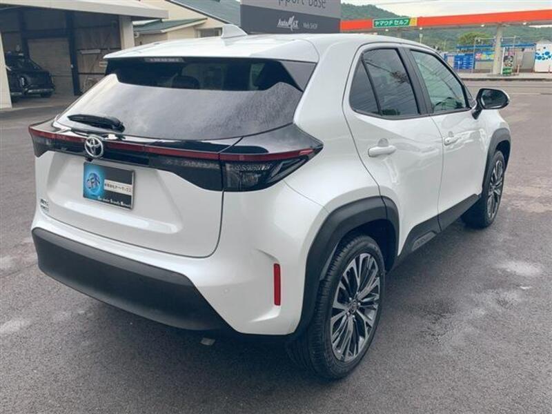 YARIS CROSS