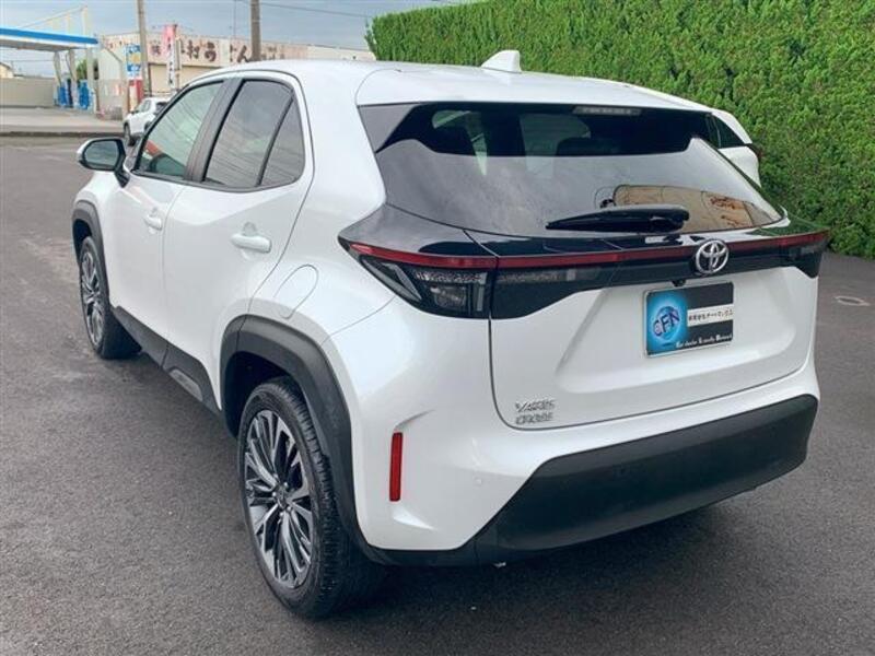 YARIS CROSS