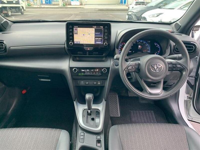 YARIS CROSS