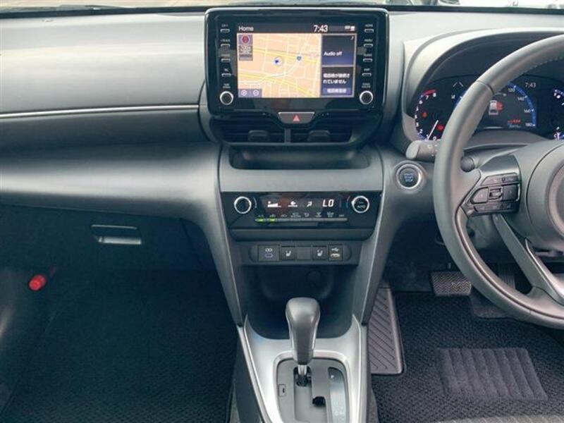 YARIS CROSS