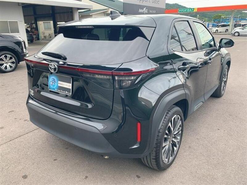 YARIS CROSS