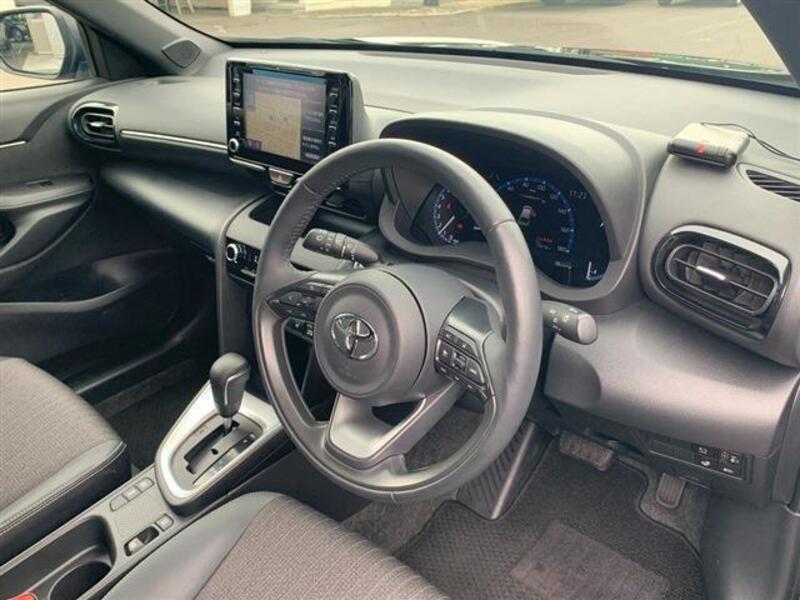 YARIS CROSS