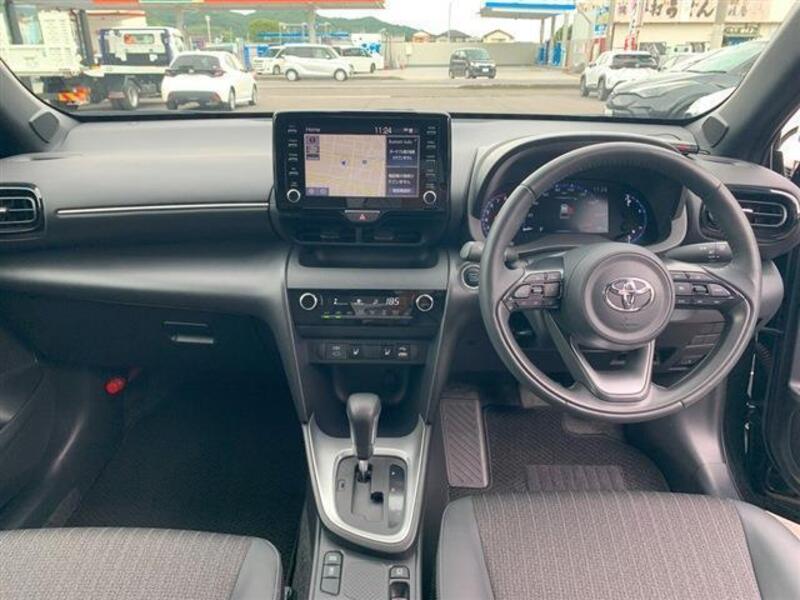 YARIS CROSS