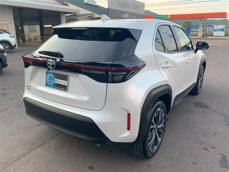 YARIS CROSS