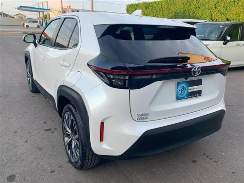 YARIS CROSS