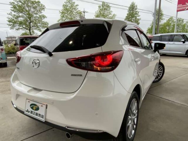 MAZDA2