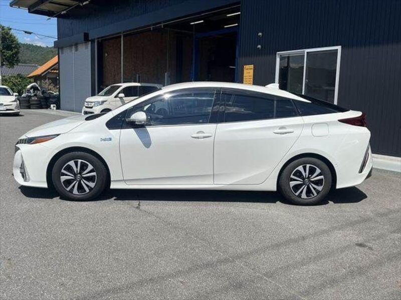 PRIUS PHV