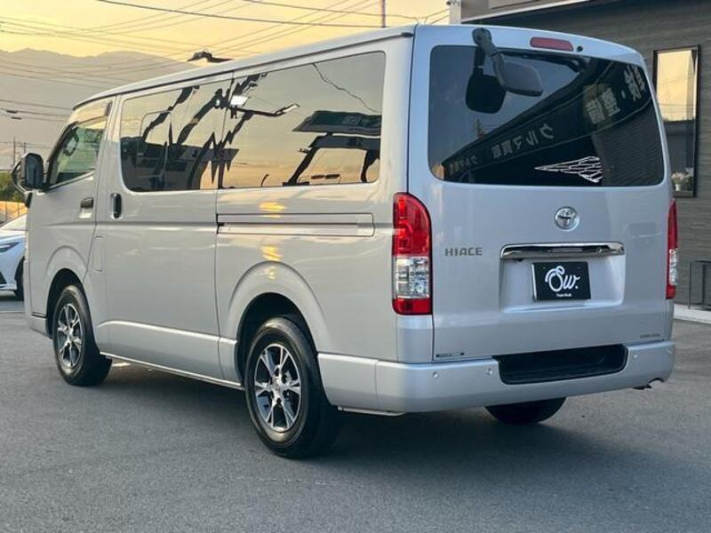 HIACE VAN