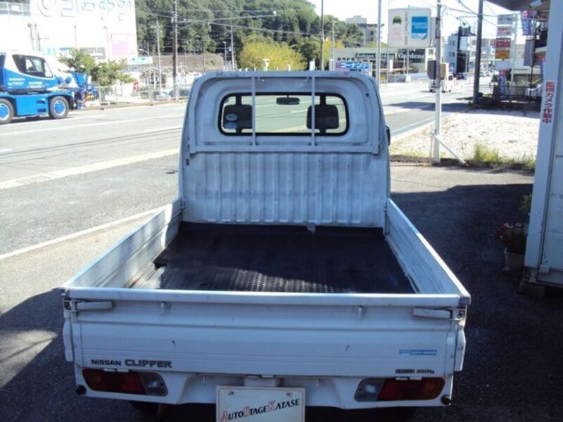 CLIPPER TRUCK