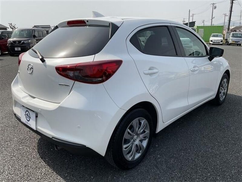 MAZDA2
