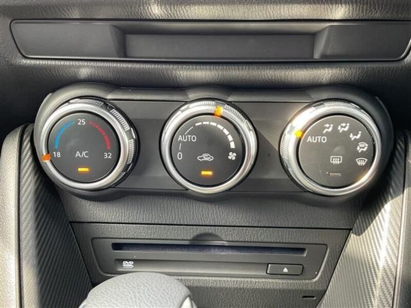 MAZDA2