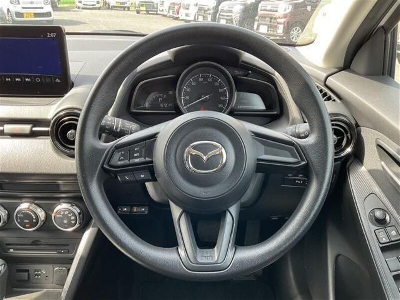 MAZDA2