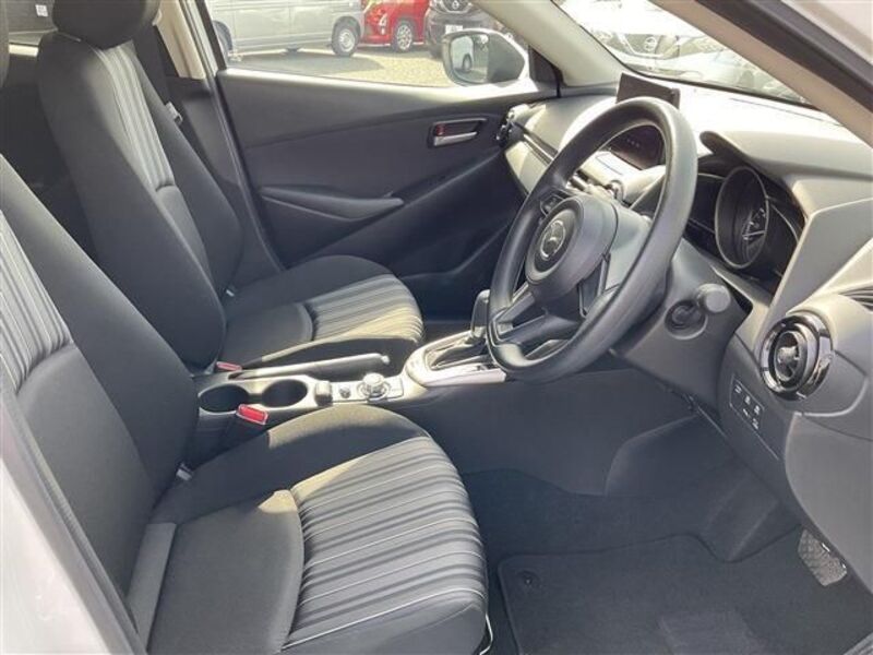 MAZDA2