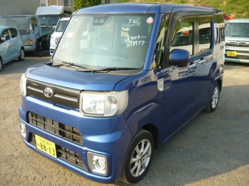 TOYOTA PIXIS MEGA