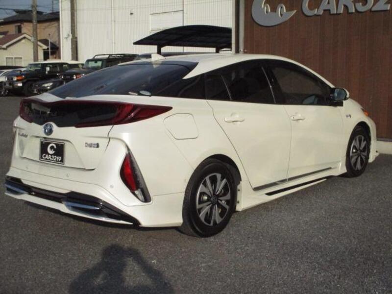 PRIUS PHV