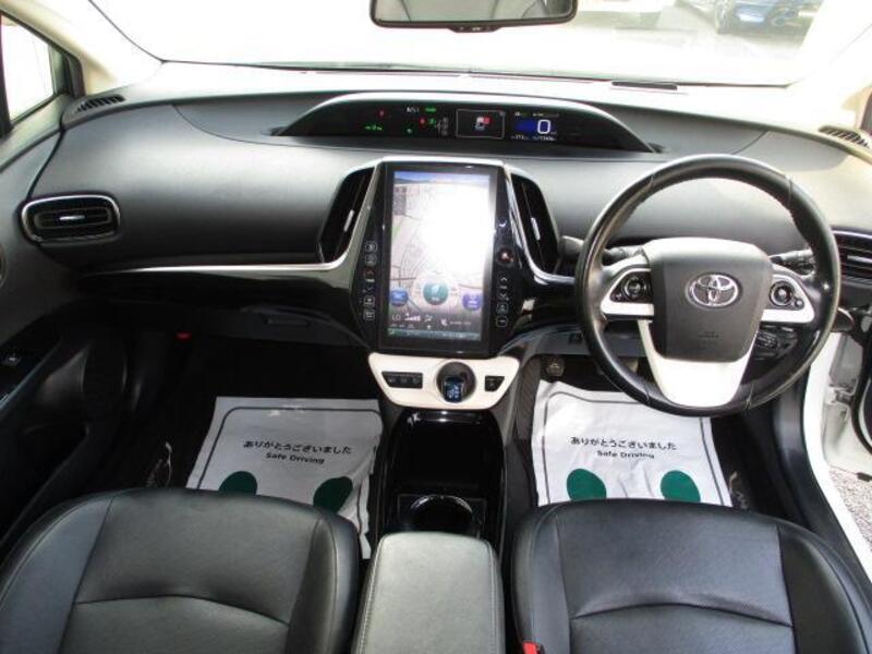 PRIUS PHV