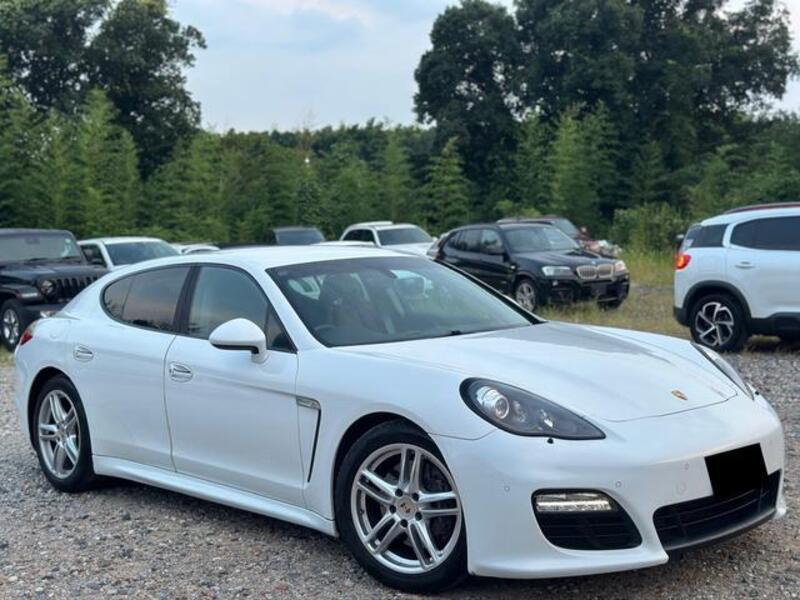 PORSCHE PANAMERA
