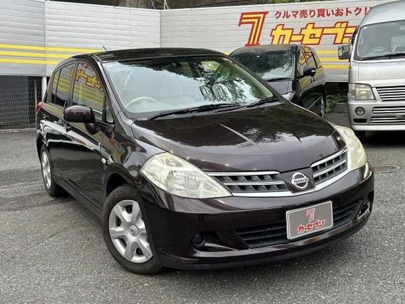 NISSAN TIIDA