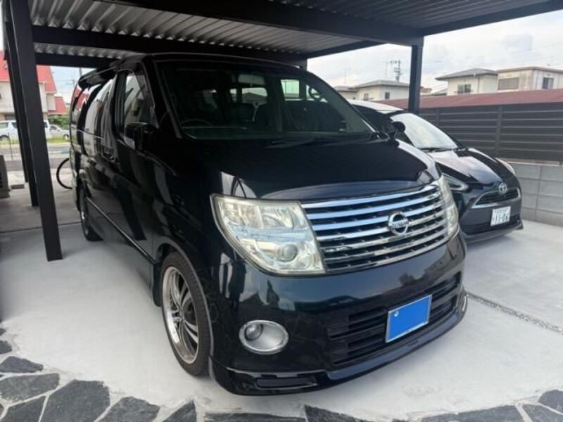 NISSAN ELGRAND