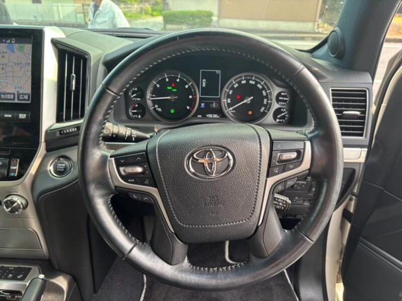 LAND CRUISER