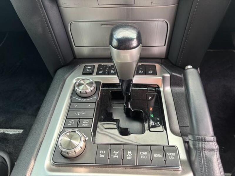 LAND CRUISER