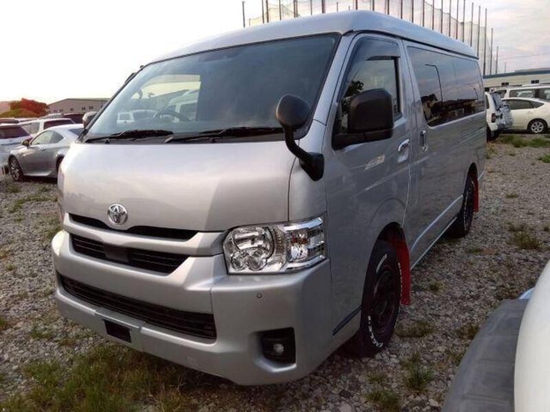 TOYOTA HIACE WAGON