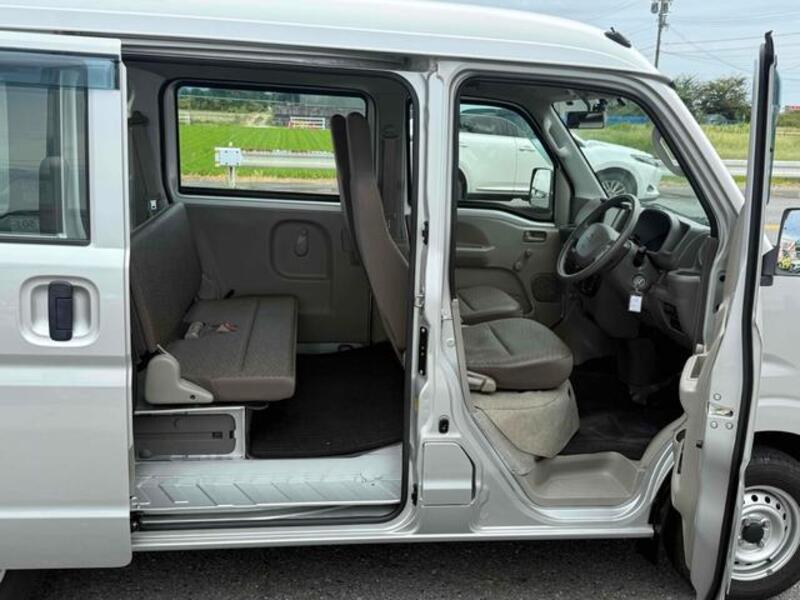MINICAB VAN