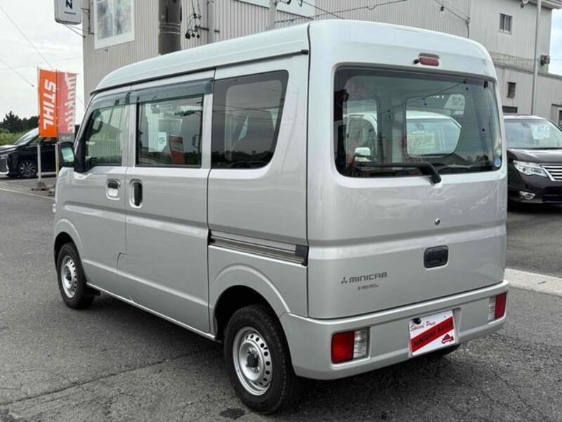 MINICAB VAN