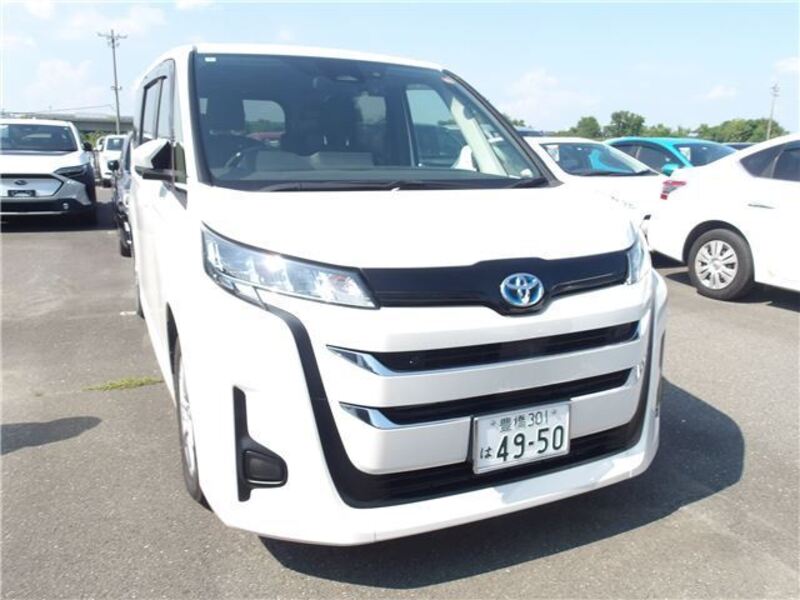 TOYOTA NOAH