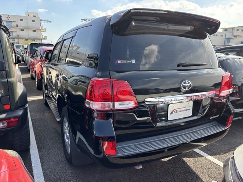 LAND CRUISER