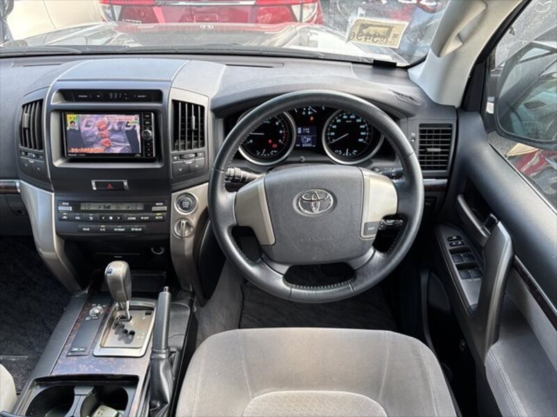LAND CRUISER