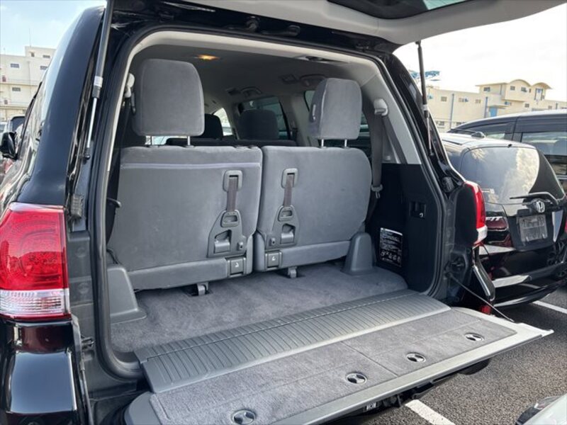 LAND CRUISER