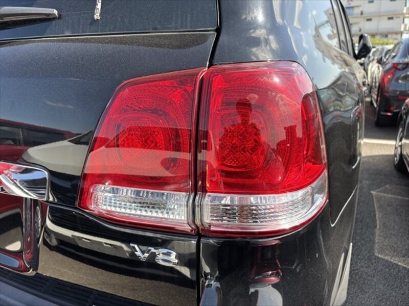 LAND CRUISER
