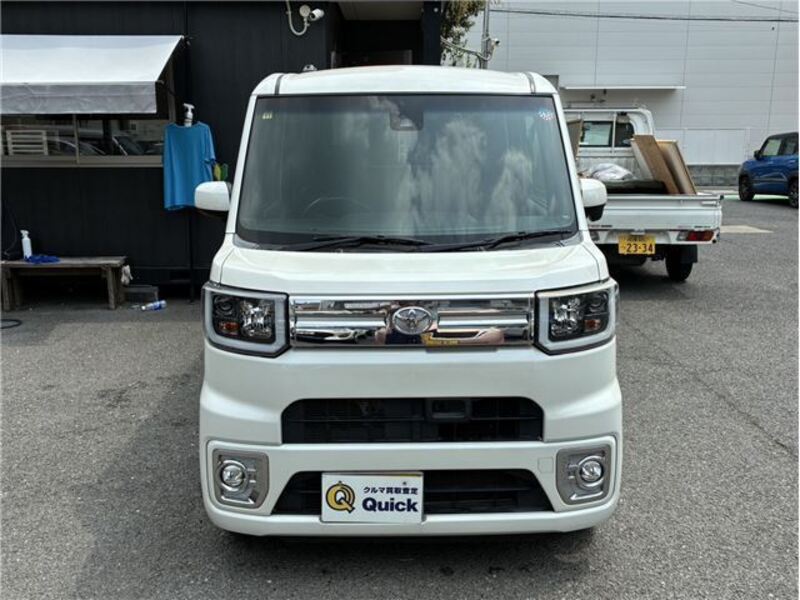TOYOTA PIXIS MEGA