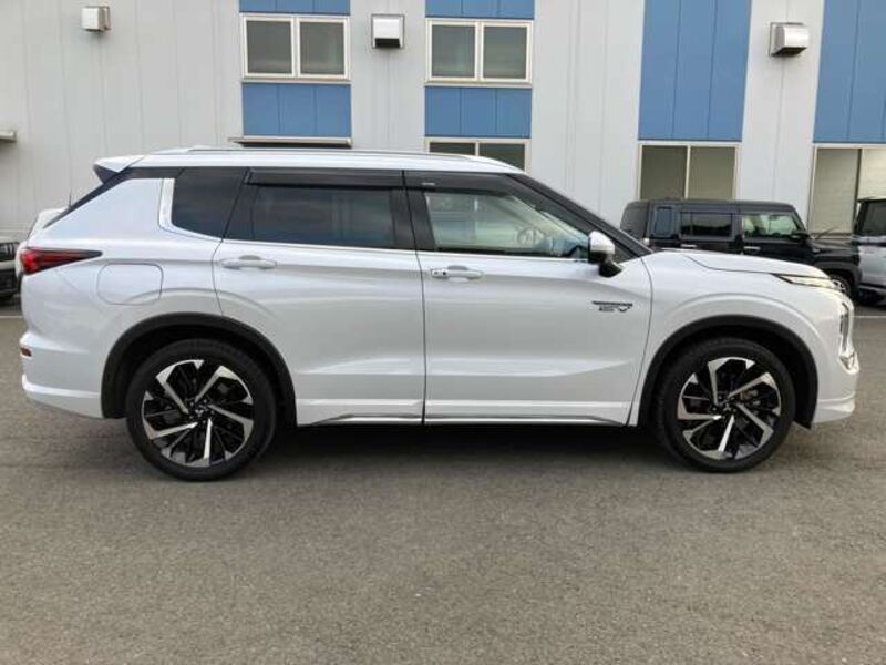 OUTLANDER