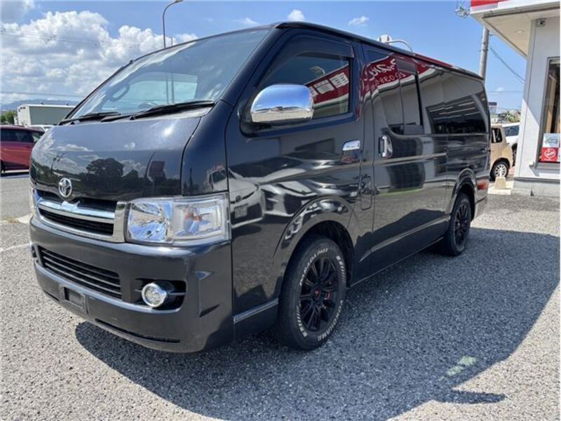 TOYOTA HIACE VAN