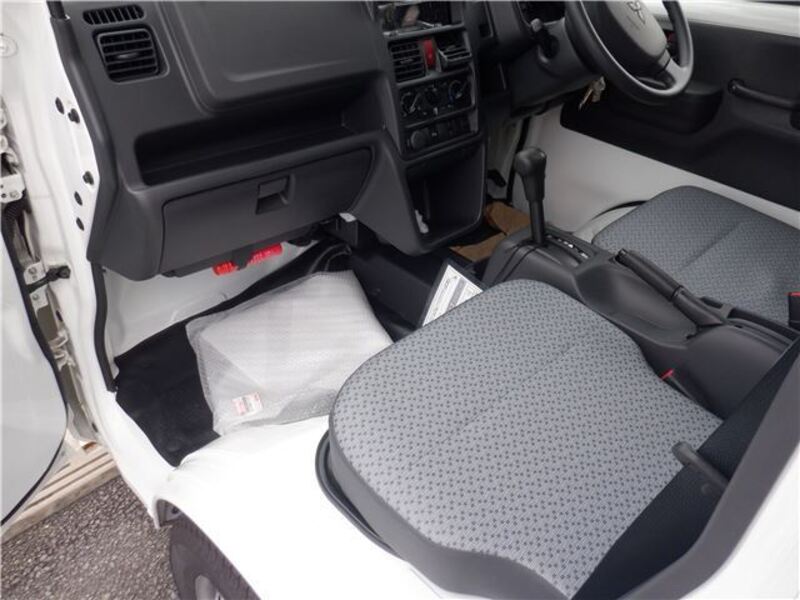 MINICAB TRUCK