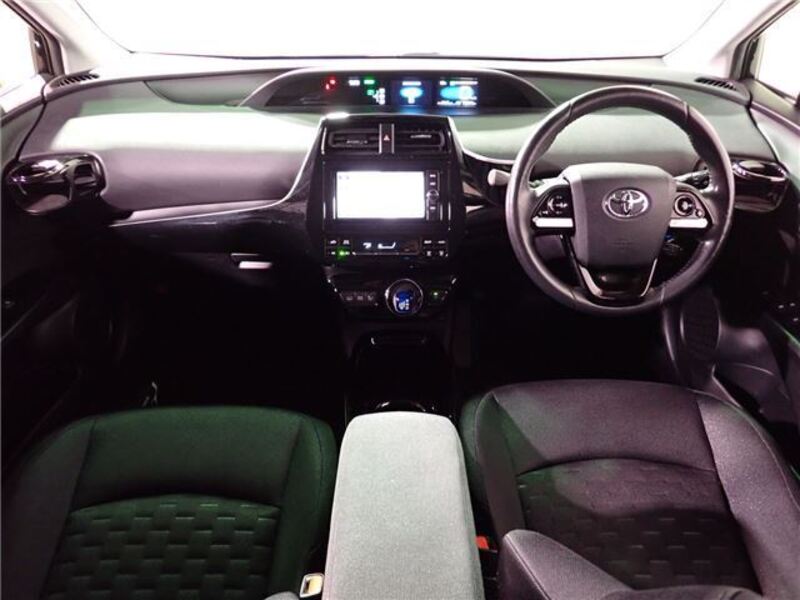 PRIUS PHV